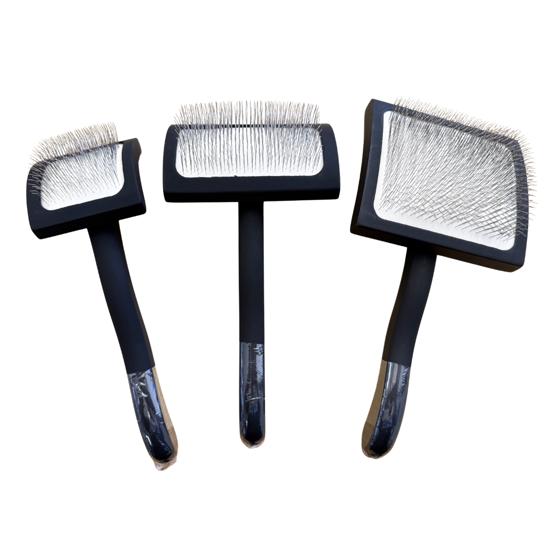 Pawfection Professional Firm (18mm pins) Wooden Handle Slicker